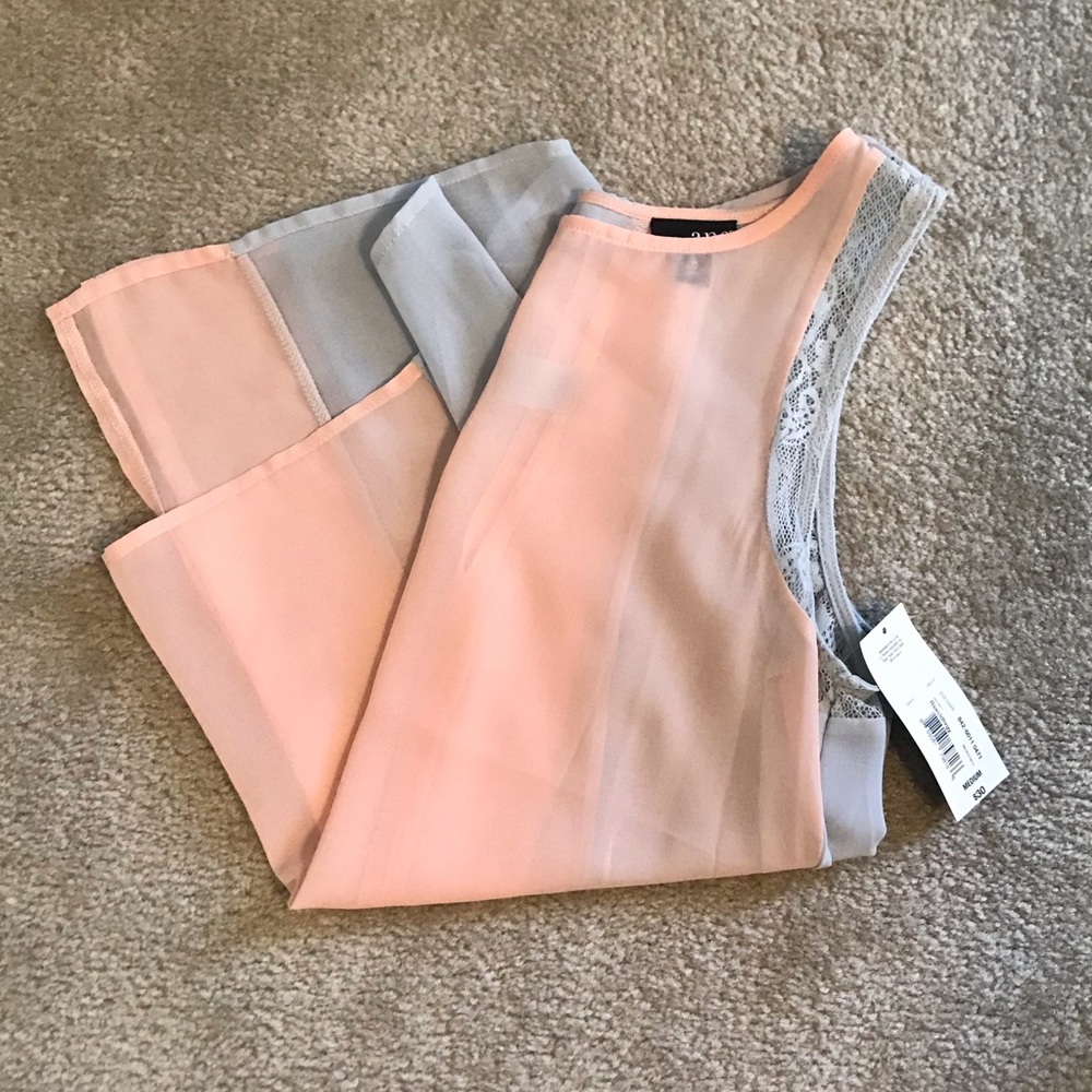 Women’s Sleeveless Top Medium